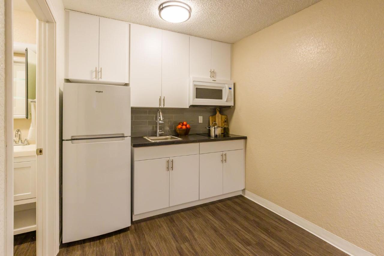 Intown Suites Extended Stay Select Hampton Va Екстер'єр фото